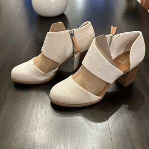 TOMS Milan Closed Toe Heel